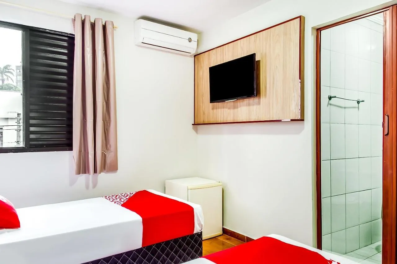Oyo Hotel Lisboa, São José dos Campos