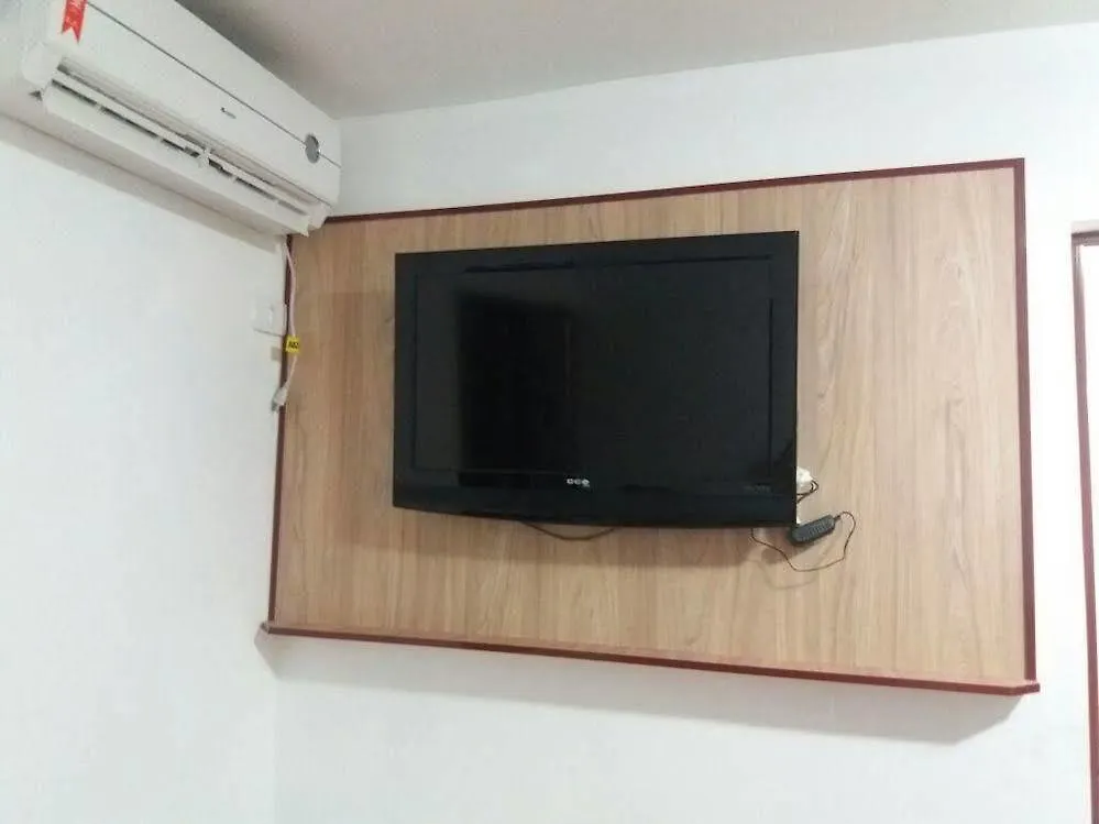 Oyo Hotel Lisboa, São José dos Campos البرازيل
