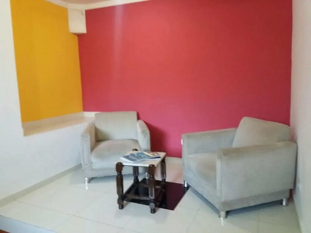 Oyo Hotel Lisboa, São José dos Campos