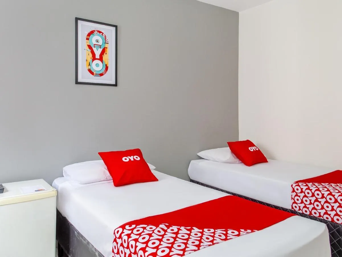Oyo Hotel Lisboa, Sao Jose Dos Campos 2*,